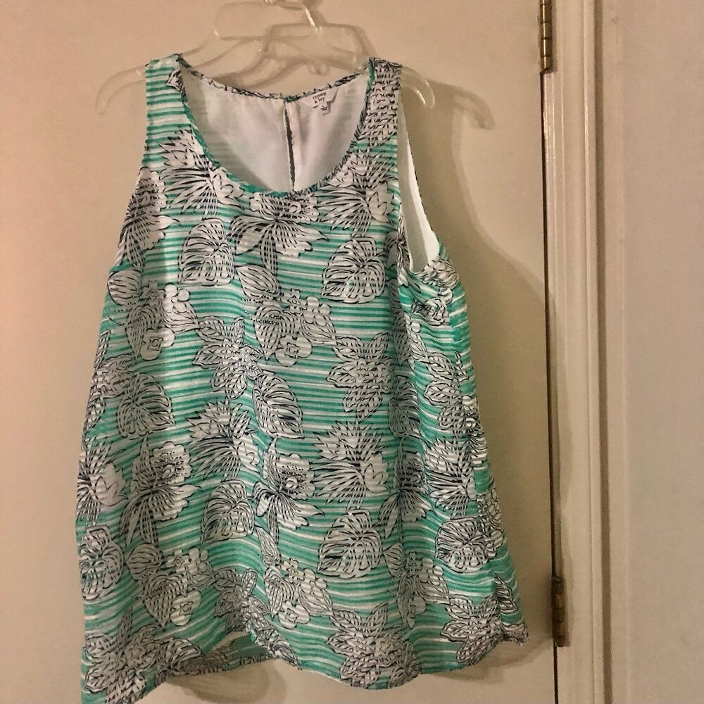 Green and White Large Sleeveless Top